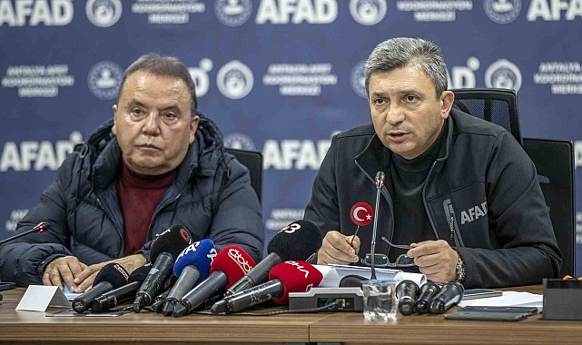 Antalya'da tahliye edilen 7 binadaki 66 aile TSK'nın tesislerinde misafir ediliyor
