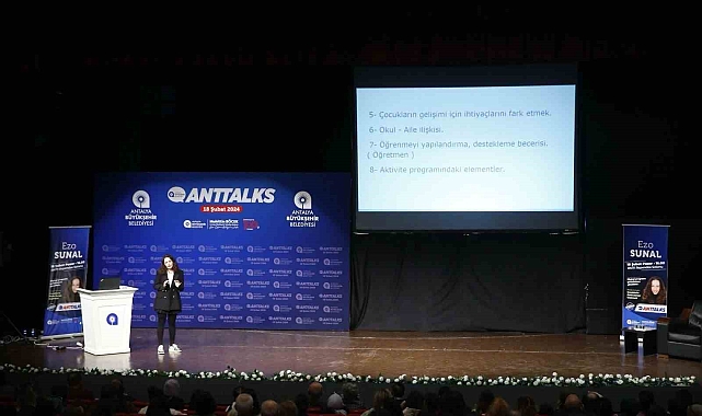 Anttalks'ta Ezo Sunal konuk oldu