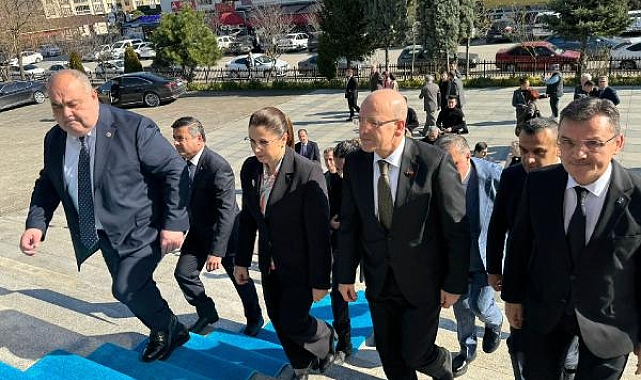 Bakan Şimşek, iş insanları ile buluştu