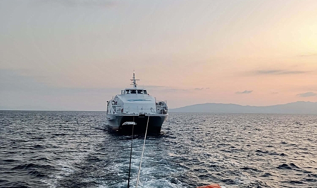 Bodrum'da arızalanan feribot, Kıyı Emniyeti ekiplerince kurtarıldı