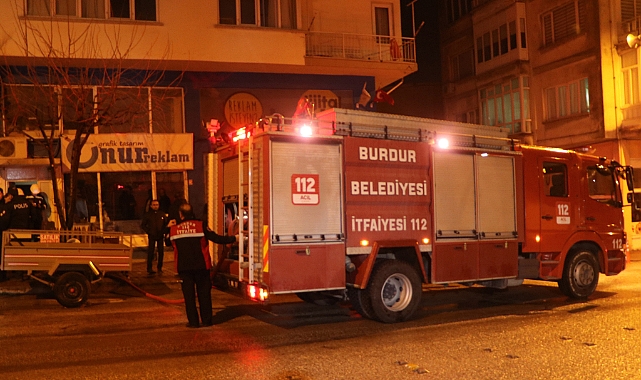 Bodrum kattaki evraklar yangına neden oldu