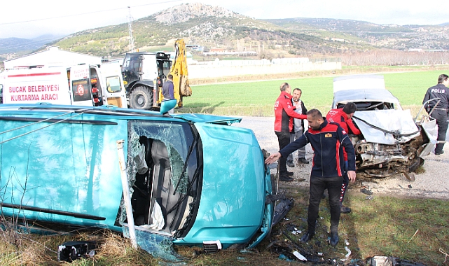 Bucak'ta otomobiller çarpıştı: 4 yaralı