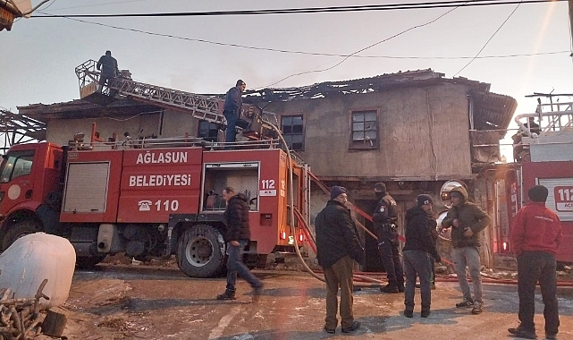 Burdur’da müstakil ev yangında kule döndü