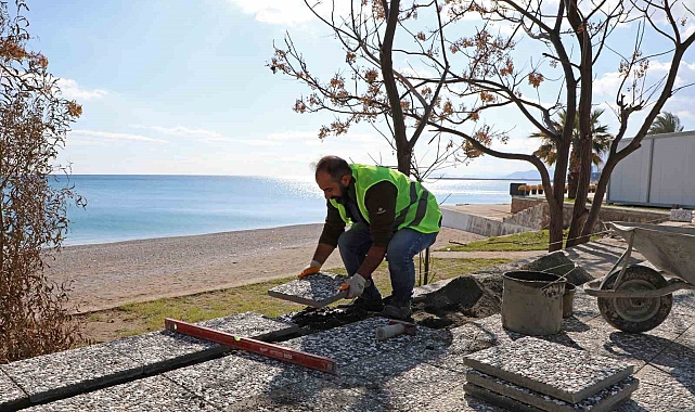 Büyükşehir'in 2. Etap Konyaaltı Sahil Projesi hızla ilerliyor
