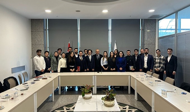 Çavuşoğlu gençlerle buluştu