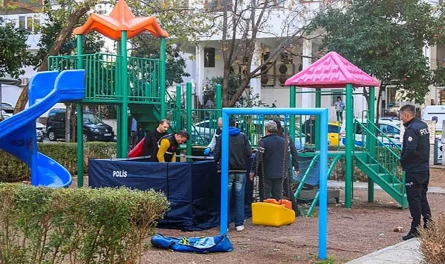Çocuk parkında ölü bulundu