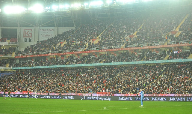 Corendon Airlines Stadyumu doldu taştı