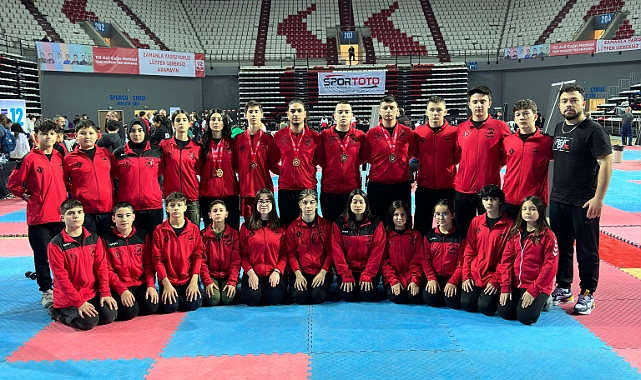 Denizlili Kick Boks takımı 2 Türkiye şampiyonluğu aldı