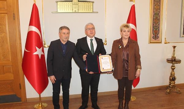 Emekli öğretmen çiftten, deprem bölgesi için 1 milyon liralık bağış