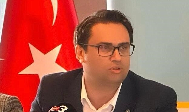 Emre Afacan: "İnsanların yüzlerini güldürecek projelerle geliyoruz"