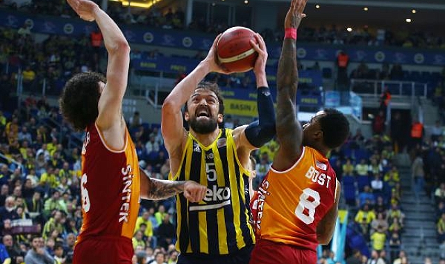 Fenerbahçe - Galatasaray maçı nefesleri kesti
