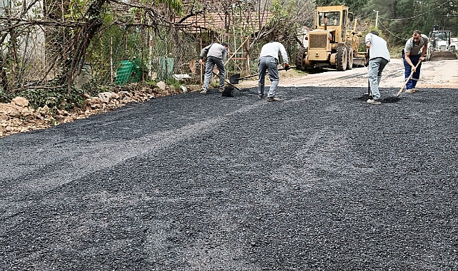 Kemer’de asfalt bakım ve reglaj çalışmaları