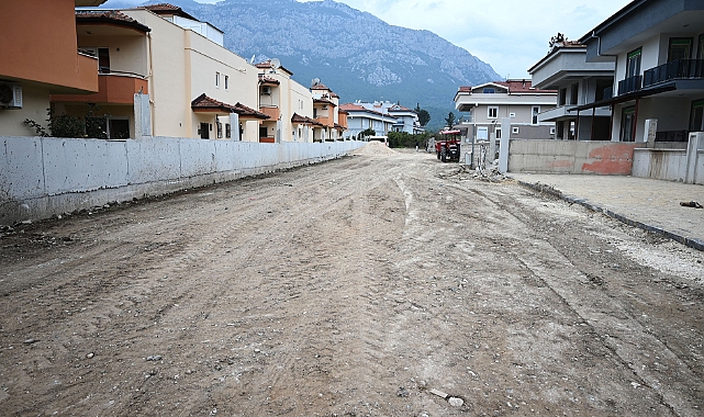 Kemer’de kaldırım çalışmaları