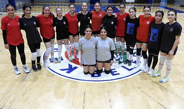 Kepez'in voleybol jenerasyonu parlıyor