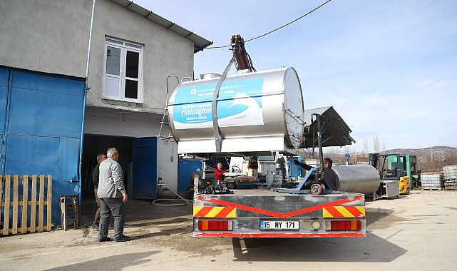 Kokurteli Yazır Mahallesi’ne 4 tonluk süt tankı desteği