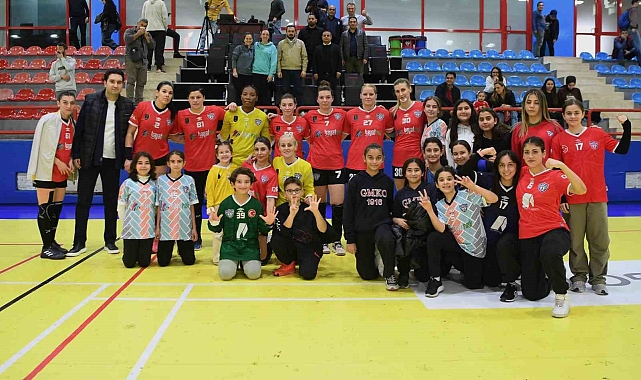 Konyaaltı yarı finalde