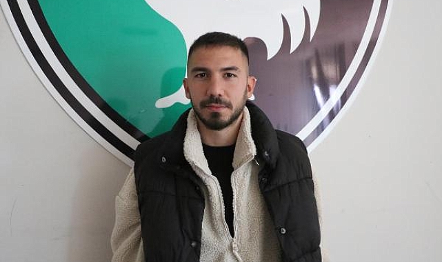 Maçta elinde cep telefonuyla görüntülenen Emre Sağlık konuştu