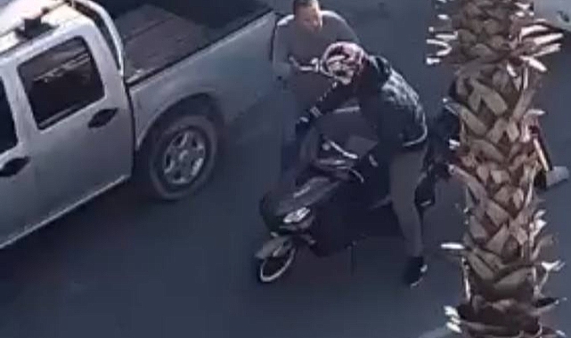 Manavgat'ta iki sürücü yol ortasında kavga etti