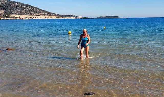 Mersin'in bir tarafında denize giriliyor, diğer tarafında karla mücadele