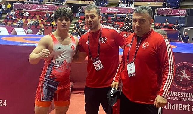 Milli güreşçi Alperen Berber finalde
