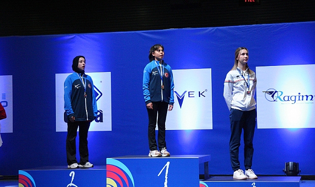 Milli okçu Hazal Burun, 21 yaş altı kategorisinde Avrupa Şampiyonu oldu