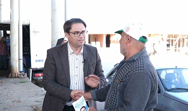 Mimar Emre Afacan, sahanın yanında sosyal medyada vatandaşla buluşuyor