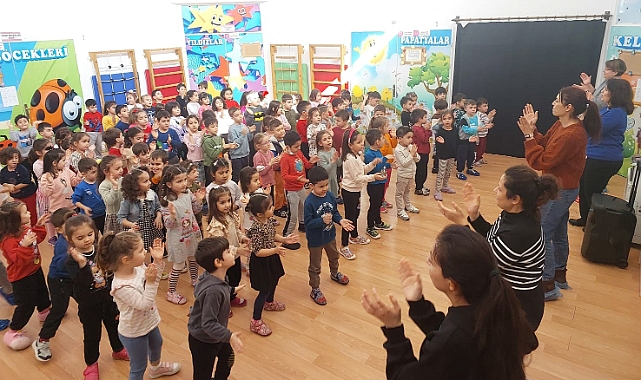 Minikler derse sabah sporu ile başlıyor