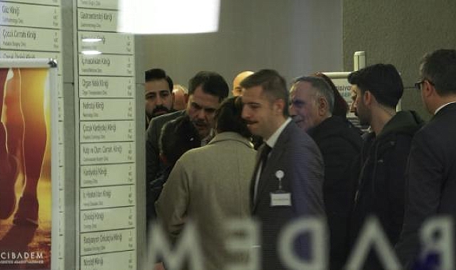 Murat Kurum saldırıda yaralanan kadını ziyaret etti