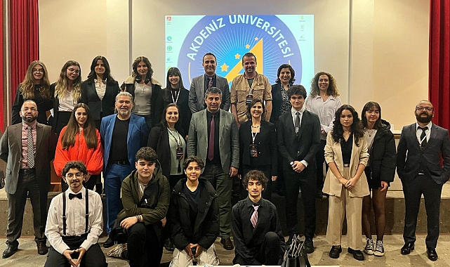 Öğrencilerden 'aşıklık' sempozyumu