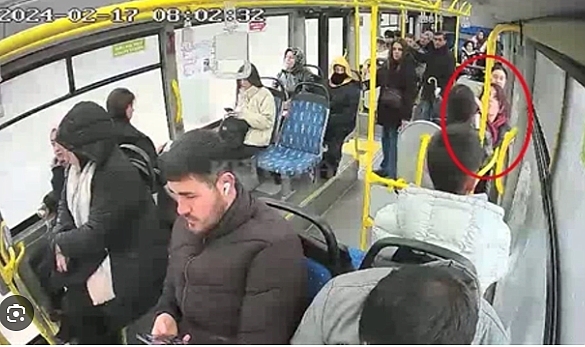 Otobüste fenalaşan yolcuyu hastaneye yetiştirdi