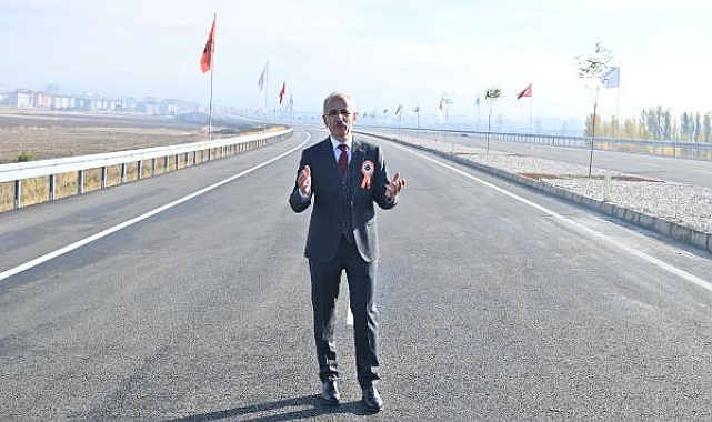 Otoyollarda gişesiz, bariyersiz ulaşıma geçiliyor