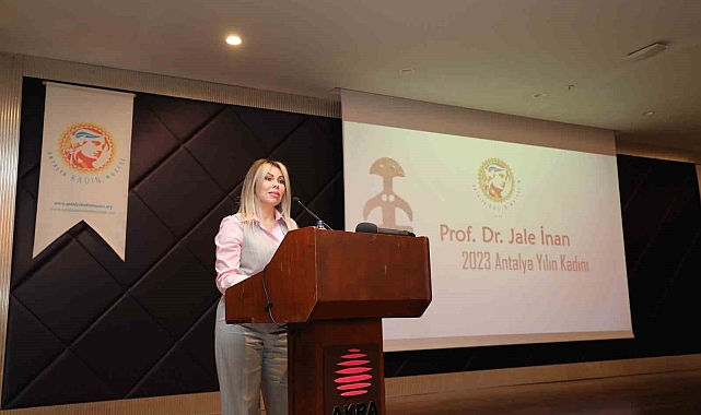 Rektör Prof. Dr. Özlenen Özkan 'Yılın Kadını' seçildi