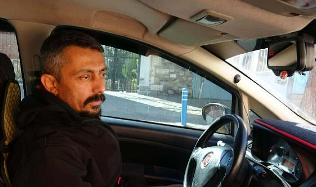 'Senin gibi taksicileri arkadan vuruyorlar ya vursunlar' diyen müşterisinden şikayetçi oldu