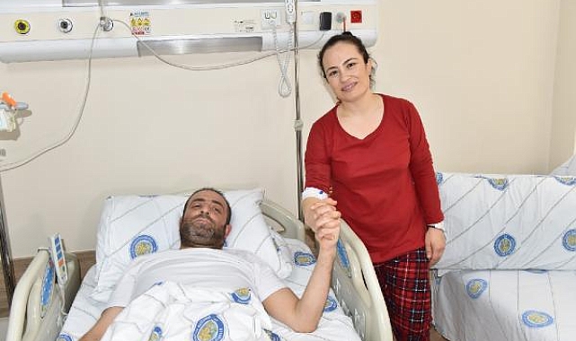 Sevgililer Günü'nde eşine böbreğini verdi