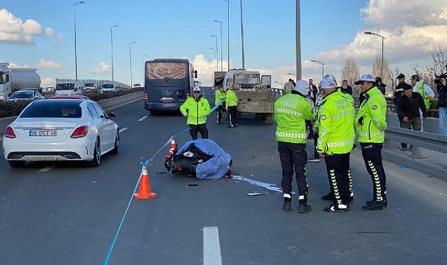 traktöre çarpan motosikletin sürücüsü öldü