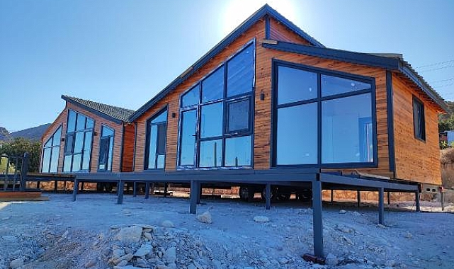Ünlü oyuncuların tiny house'ları kaldırıldı