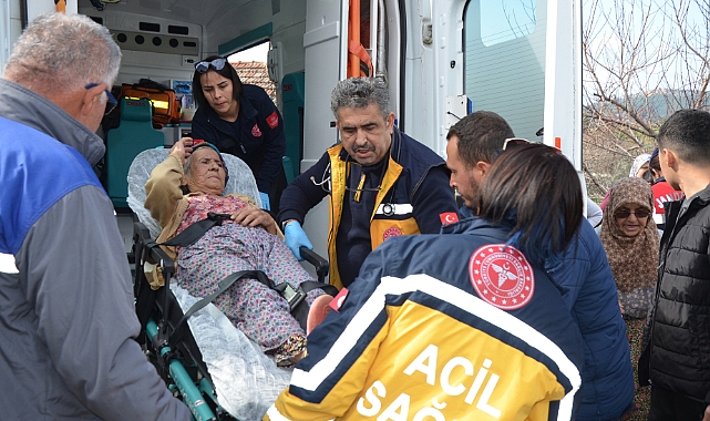 Yaşlı kadını alevlerden komşuları kurtardı
