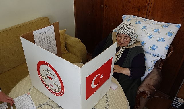 23 seçmen seyyar sandıkta oy kullandı