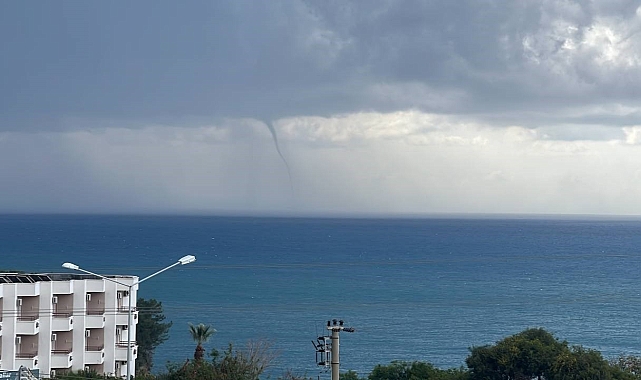 Alanya'da aynı anda 5 hortum ve dolu yaşandı