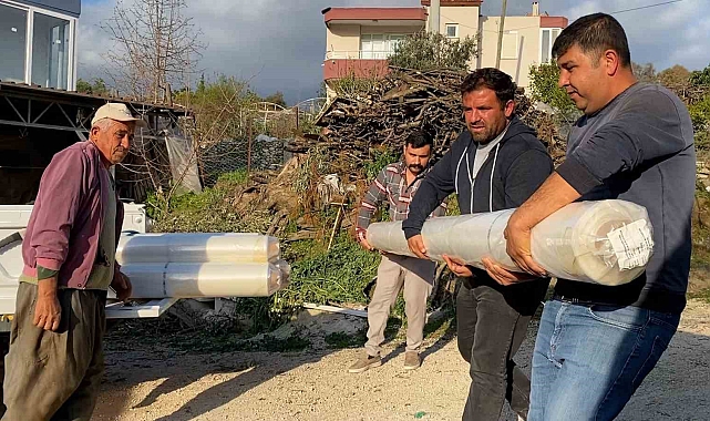 Antalya Büyükşehir Belediyesi Kumluca'da yaraları sarıyor