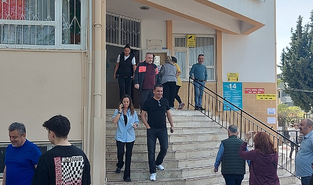 Bahar çifti erken oy kullandılar