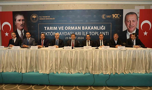 Bakan Yumaklı'dan 'su' mesajı: "Su fakiri olabiliriz"