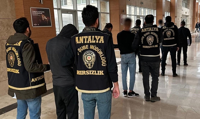 Bakır kabloları keserek çalan şüpheliler yakalandı