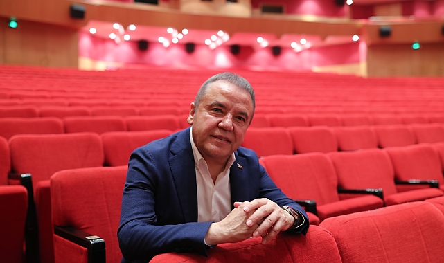 Başkan Böcek: Antalya'yı sanatın merkezi yapacağız