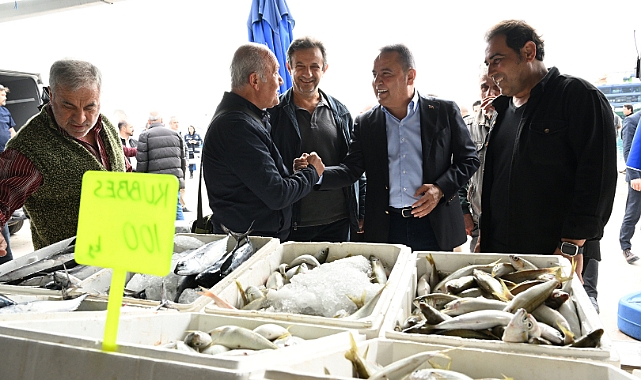 Başkan Böcek, balıkçı barınağını ziyaret etti