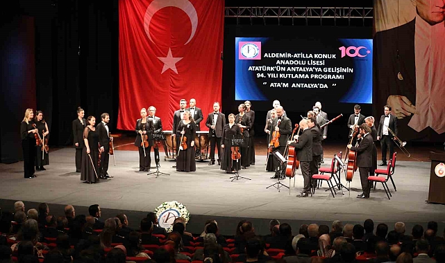 Başkan Böcek: "Cumhuriyet'imize sahip çıkmaya ant içiyorum"