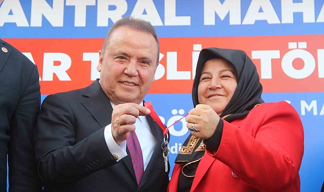 Başkan Böcek'ten Kepez Santral'de 570 hak sahibine daha anahtar teslimi