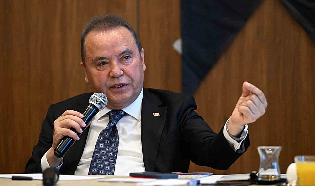 Başkan Böcek'ten trafiğe yeni çözüm yolları