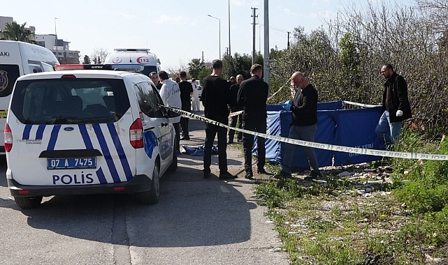 Bisikletiyle giderken çalılıkta kadın cesedi buldu