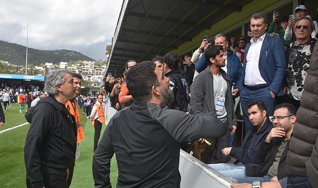 Bodrum FK-Eyüpspor maçında büyük gerginlik, başkanlar yatıştırmak için sahaya indi